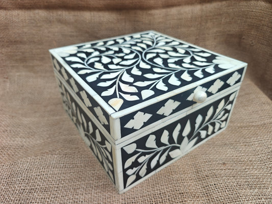 Bone Inlay Decorative Box – Black & White Floral Vine Pattern, 22.5x22.5x12.5 cm