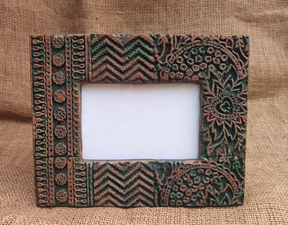 Handcrafted Carved Wood Photo Frame | Green | 4x6 inch