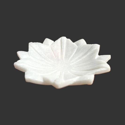 White marble lotus plate top view pointed petal design Rajasthan